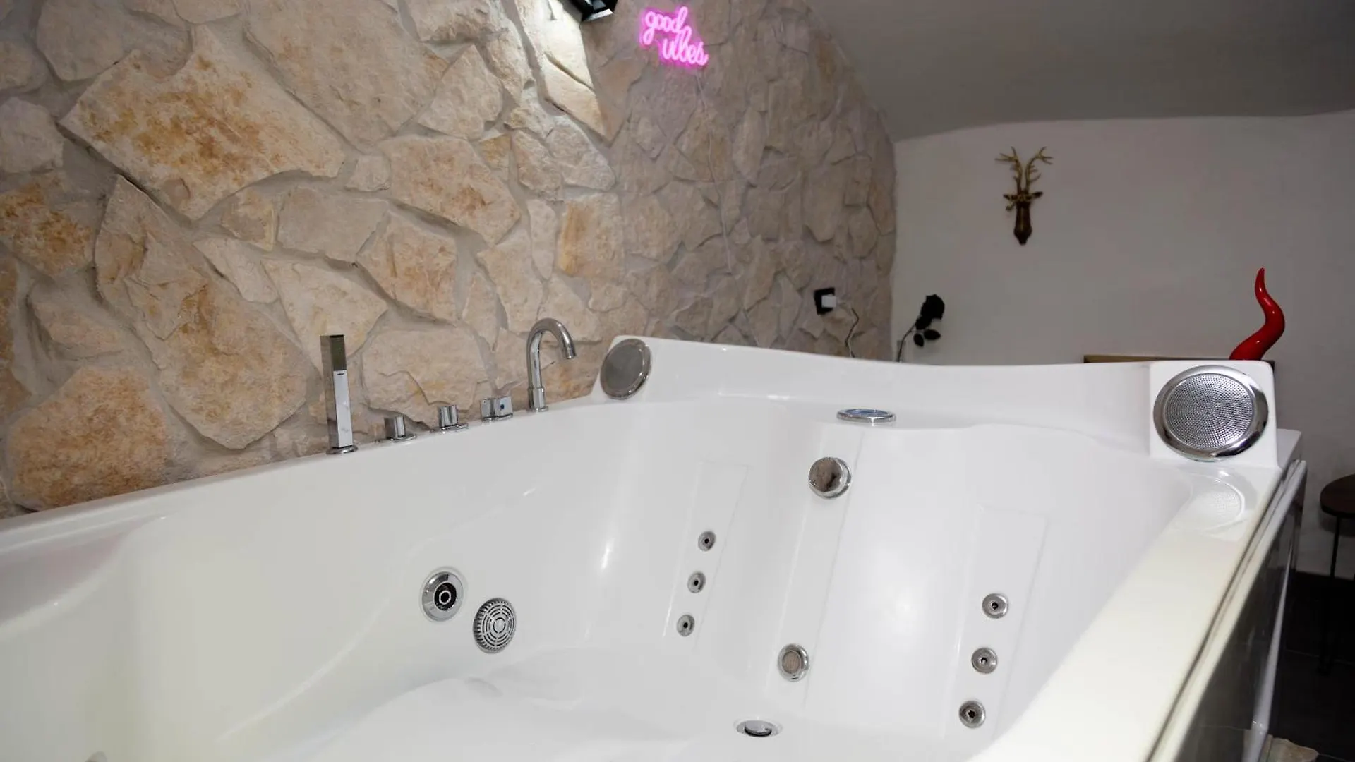 公寓 Napoli Centro - Grottino Con Vasca Idromassaggio公寓